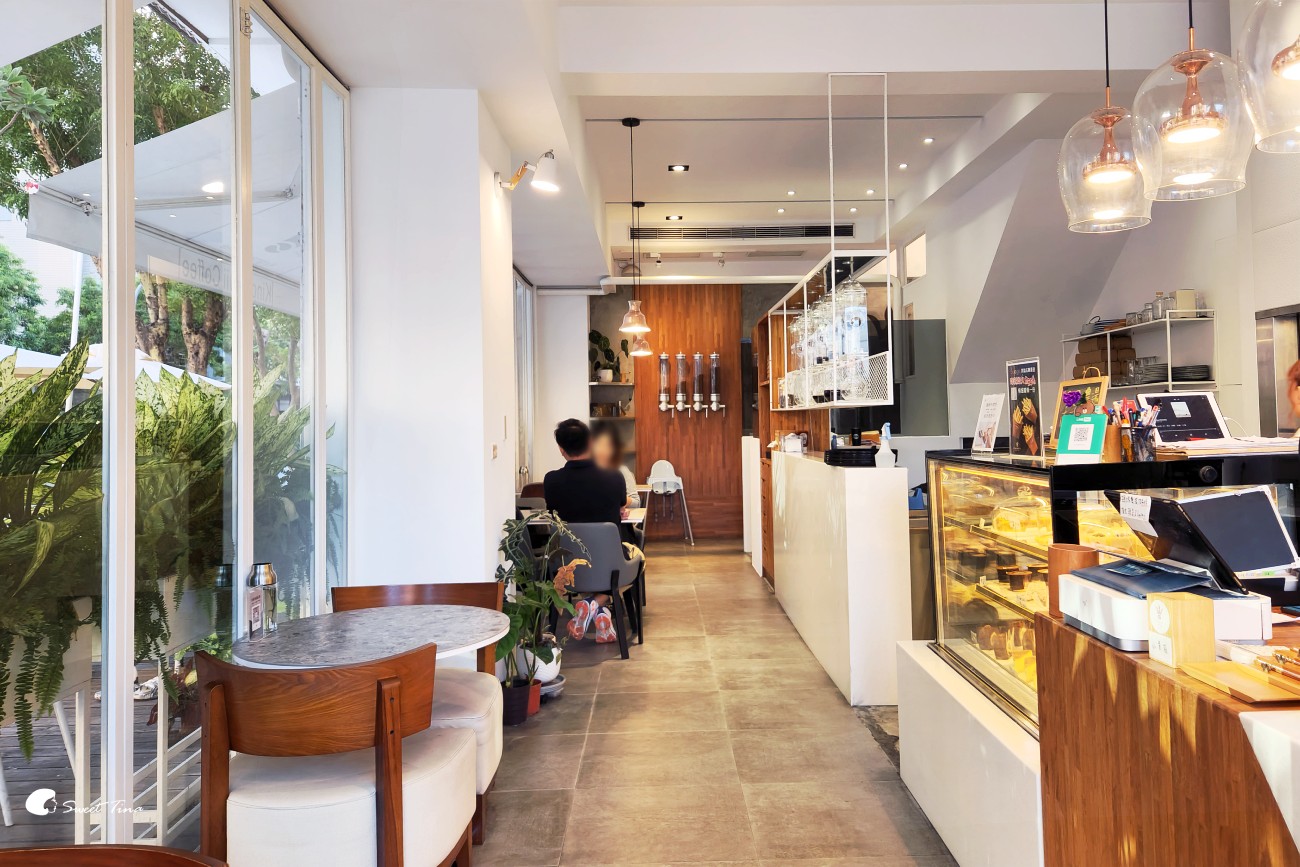 高雄鼓山咖啡廳 | 金茂宜咖啡美術店 – 環境清新舒適，早午餐或午茶都適合