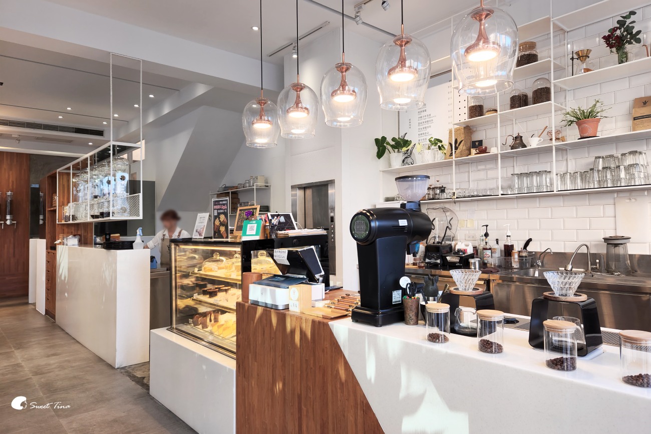 高雄鼓山咖啡廳 | 金茂宜咖啡美術店 – 環境清新舒適，早午餐或午茶都適合