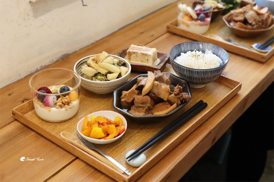 古亭咖啡廳 | NUKI Coffee – 小巷內的老屋咖啡廳，推薦水果布丁及定食