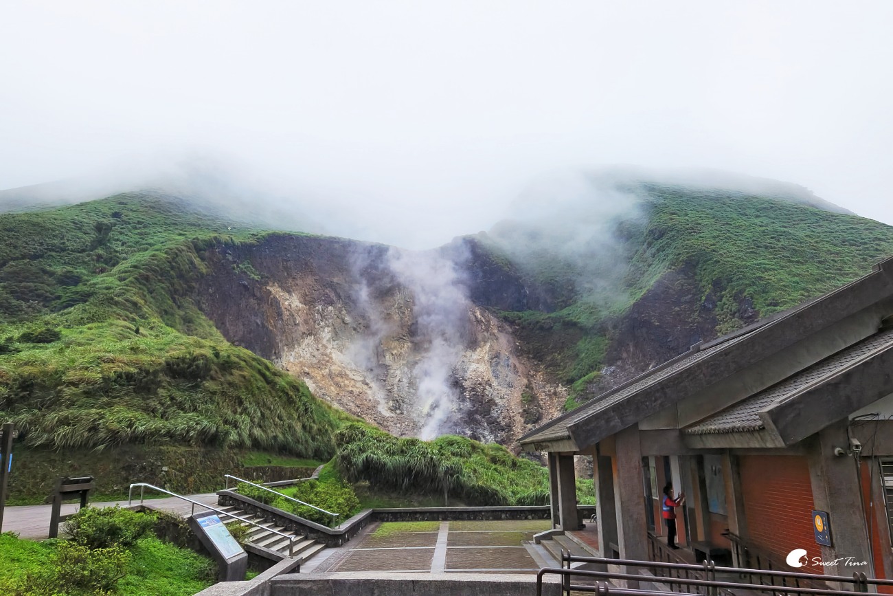 陽明山景點 | 小油坑遊憩區 – 觀看後火山噴氣孔硫磺結晶, 遠眺竹子山與金山