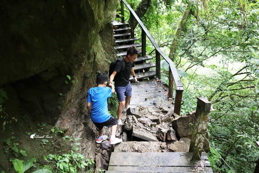 嘉義景點 | 竹坑溪步道 – 步行於巨石岩壁之間．感受氣勢磅礴的龍宮瀑布／夏日避暑勝地