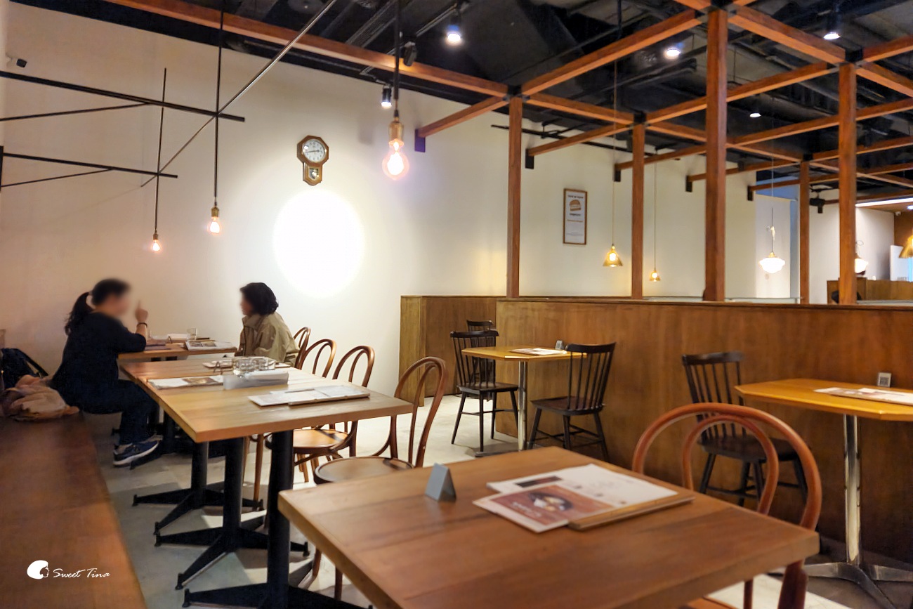 新店裕隆城美食 | 誠品生活餐廳 – 青春漢堡，日式懷舊喫茶風